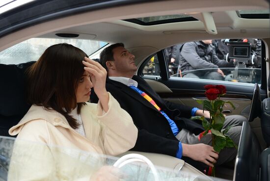 Filming final scene of movie "Congratulations to Men on Women's Day!"