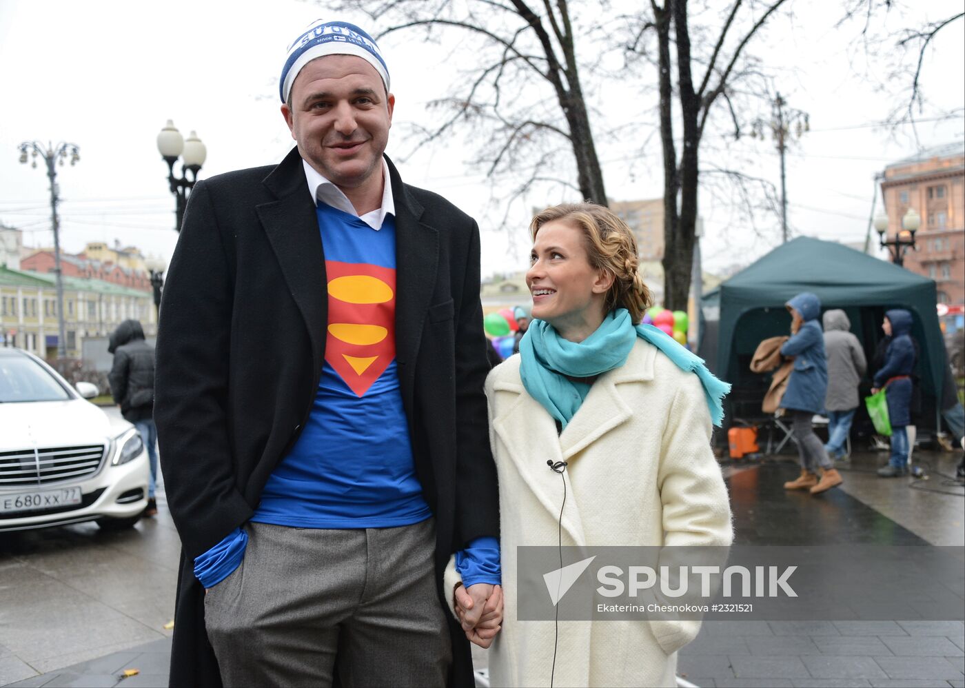 Filming final scene of movie "Congratulations to Men on Women's Day!"