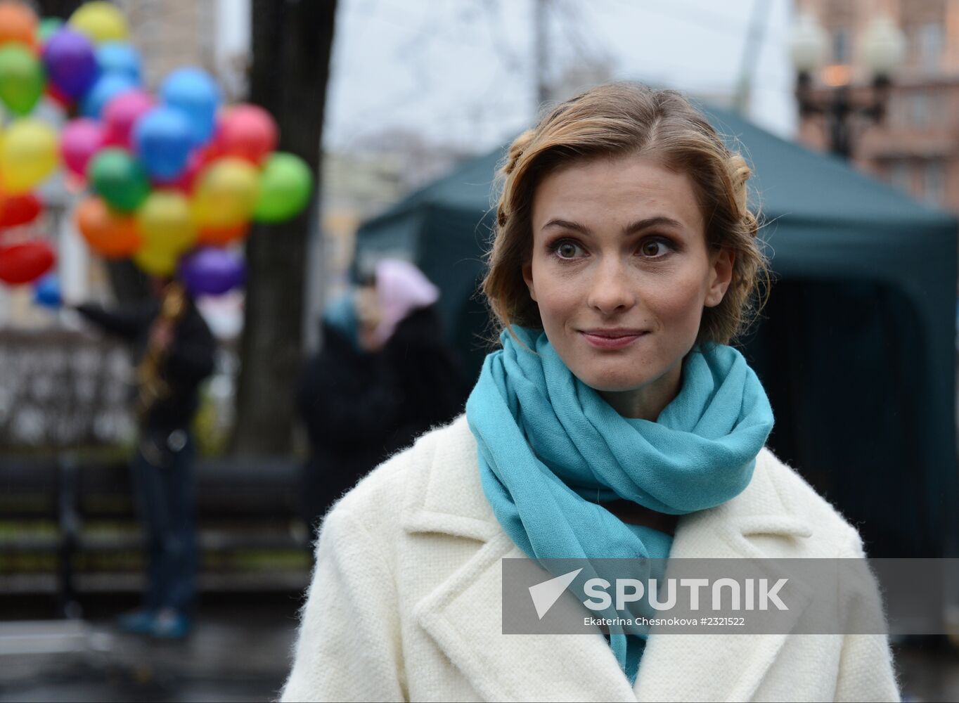 Filming final scene of movie "Congratulations to Men on Women's Day!"