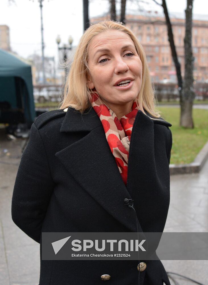 Filming final scene of movie "Congratulations to Men on Women's Day!"