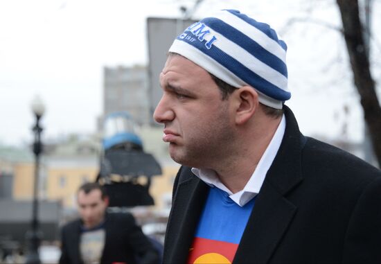 Filming final scene of movie "Congratulations to Men on Women's Day!"