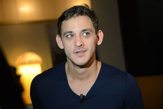 Filming final scene of movie "Congratulations to Men on Women's Day!"