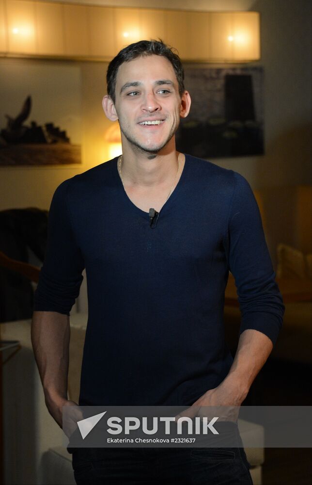 Filming final scene of movie "Congratulations to Men on Women's Day!"