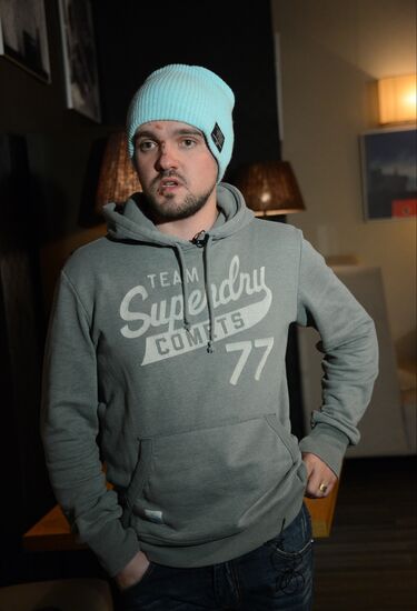 Filming final scene of movie "Congratulations to Men on Women's Day!"