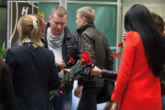 Passenger aircraft crashes during landing at Kazan airport, many dead