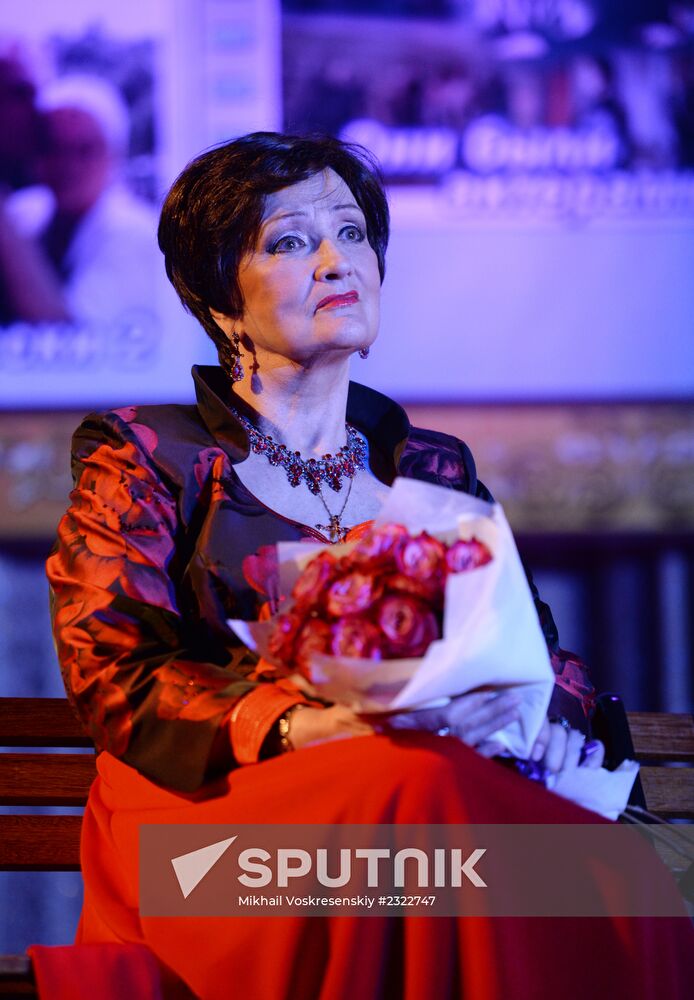 People's Artist of RSFSR Zinaida Kiriyenko celebrates her jubilee