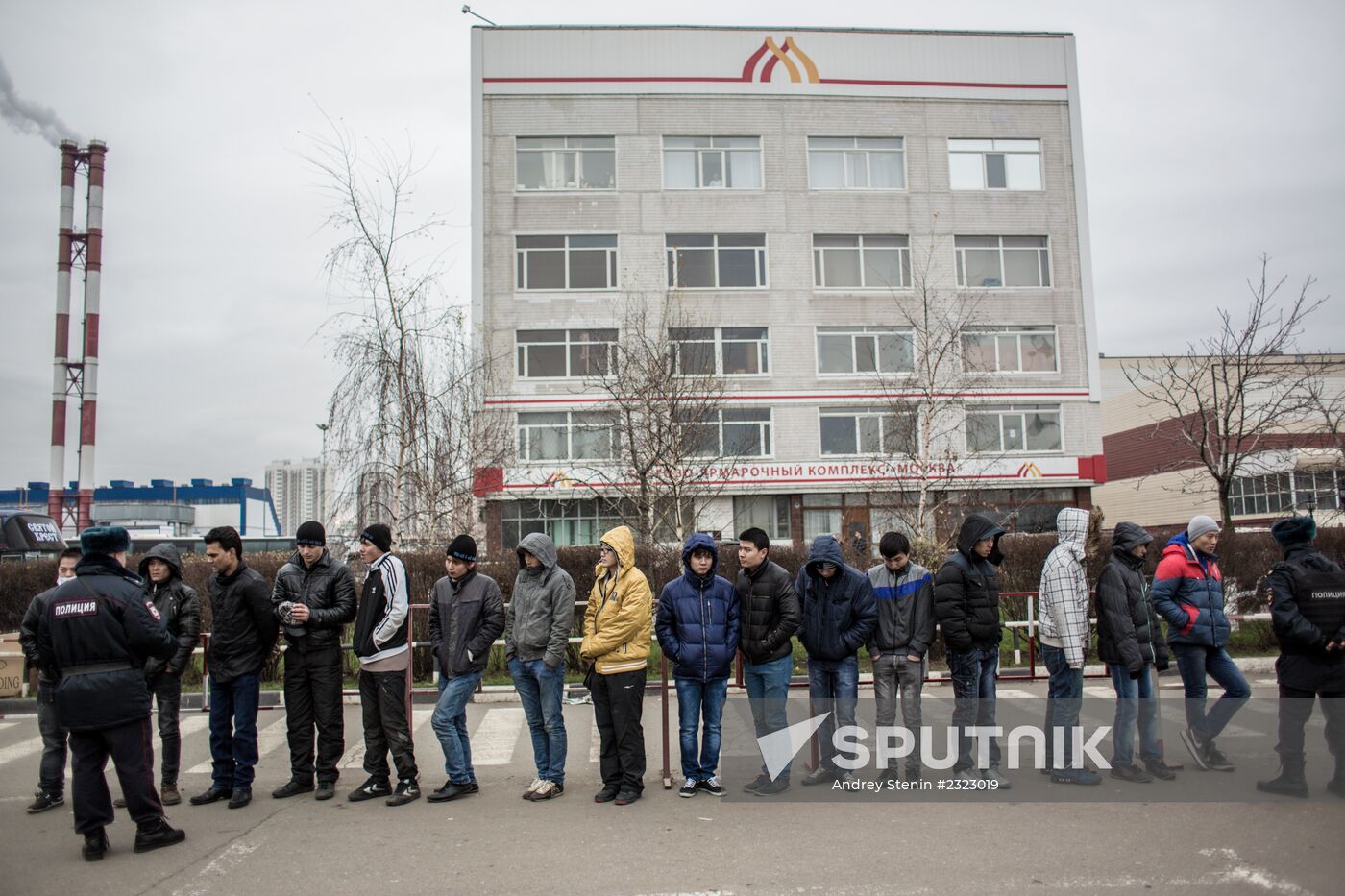 Police conduct immigration checks at Moscow shopping center in Lublino
