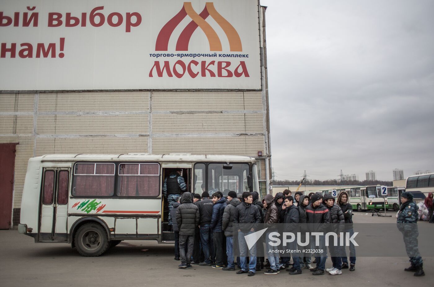 Police conduct immigration checks at Moscow shopping center in Lublino
