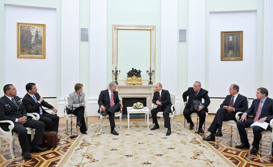 Vladimir Putin meets with Benjamin Netanyahu
