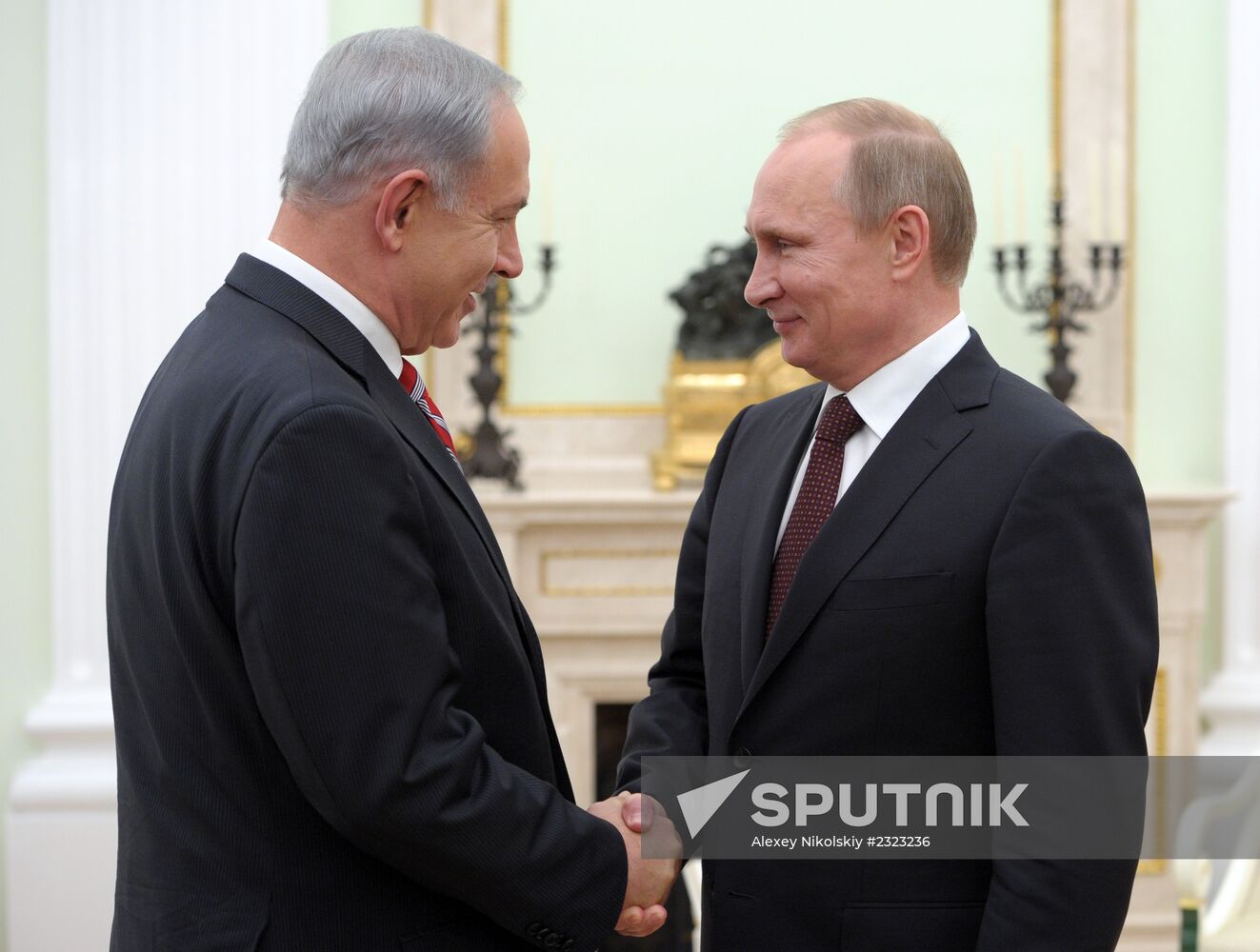 Vladimir Putin meets with Benjamin Netanyahu