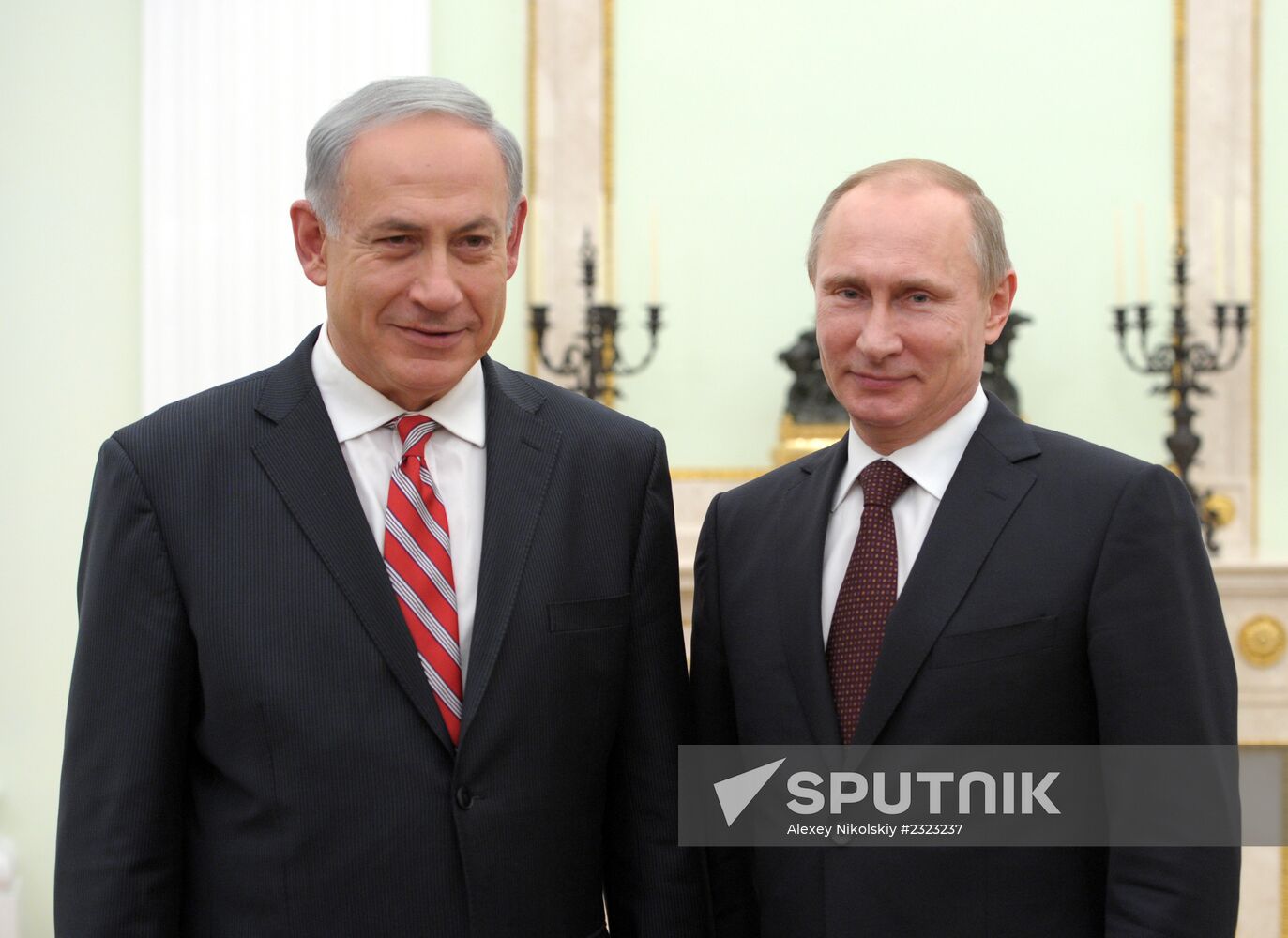 Vladimir Putin meets with Benjamin Netanyahu