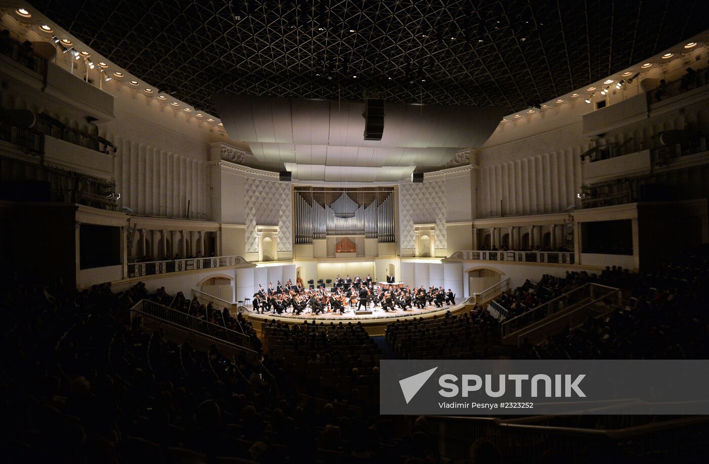 Vienna Philharmonic Orchestra performs live in Moscow