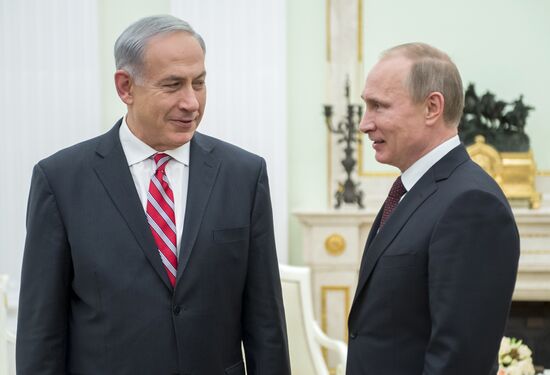 Vladimir Putin meets with Benjamin Netanyahu