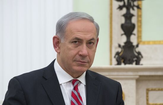 Vladimir Putin meets with Benjamin Netanyahu