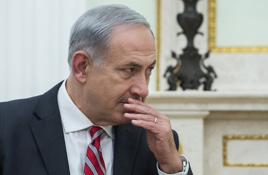 Vladimir Putin meets with Benjamin Netanyahu