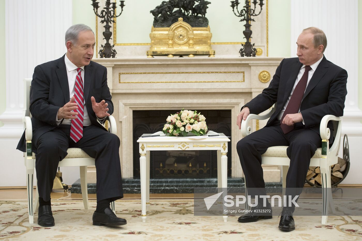 Vladimir Putin meets with Benjamin Netanyahu