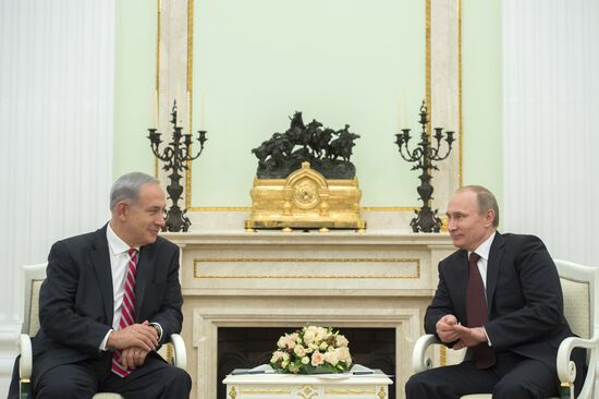 Vladimir Putin meets with Benjamin Netanyahu