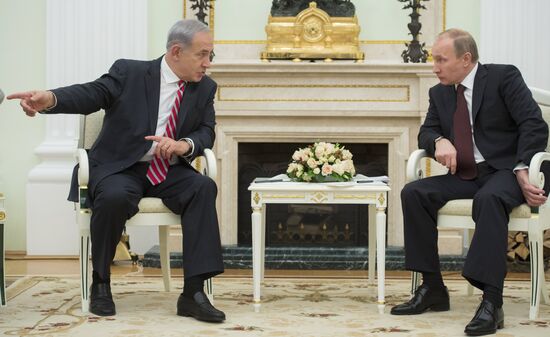 Vladimir Putin meets with Benjamin Netanyahu
