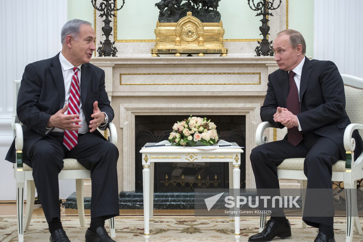 Vladimir Putin meets with Benjamin Netanyahu
