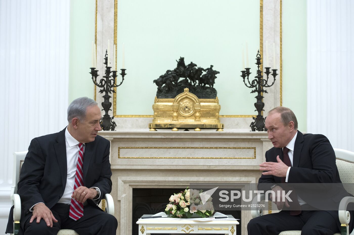 Vladimir Putin meets with Benjamin Netanyahu