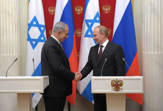 Vladimir Putin meets with Benjamin Netanyahu