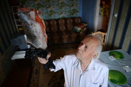 Siberian long-lived man prepares for Sochi 2014 Olympic torch relay