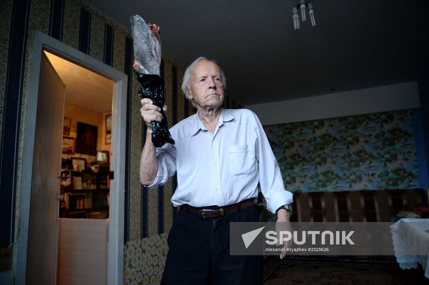 Siberian long-lived man prepares for Sochi 2014 Olympic torch relay