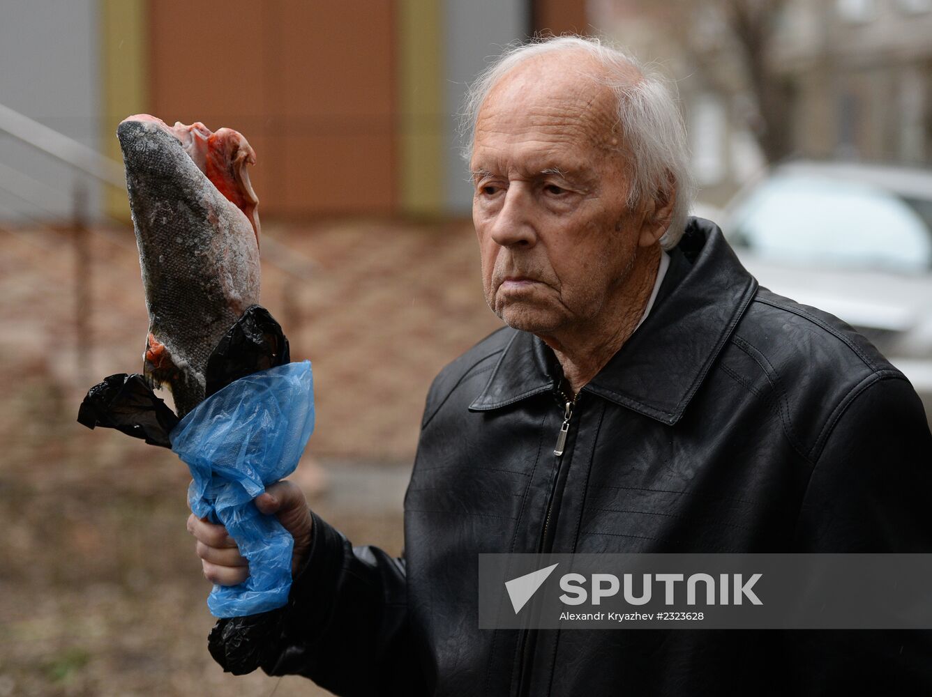 Siberian long-lived man prepares for Sochi 2014 Olympic torch relay