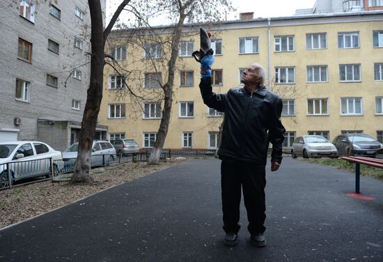Siberian long-lived man prepares for Sochi 2014 Olympic torch relay