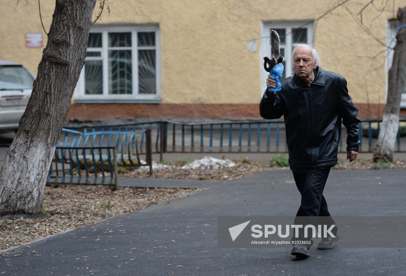 Siberian long-lived man prepares for Sochi 2014 Olympic torch relay