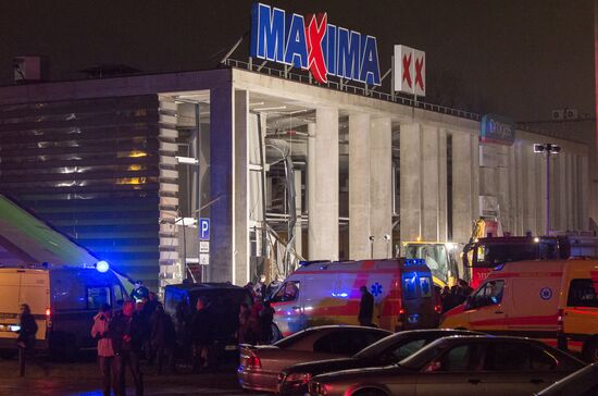 Riga supermarket roof collapse