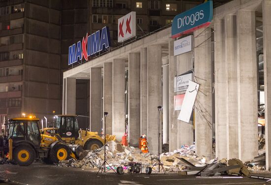 Riga supermarket roof collapse