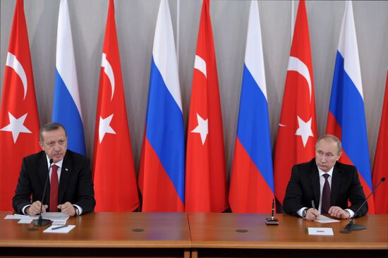 Vladimir Putin meets with Recep Tayyip Erdogan