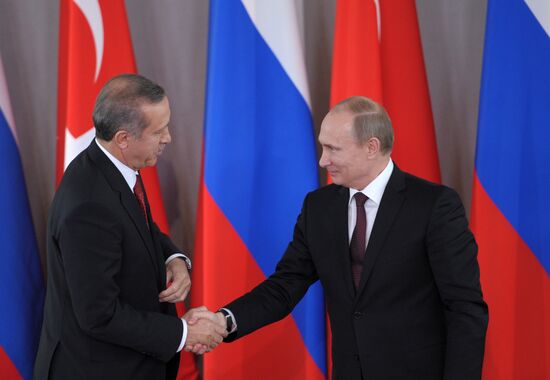 Vladimir Putin meets with Recep Tayyip Erdogan