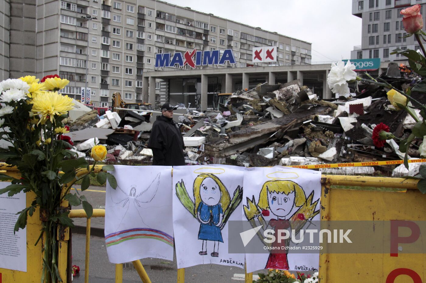 3rd section of supermarket roof collapses in Riga