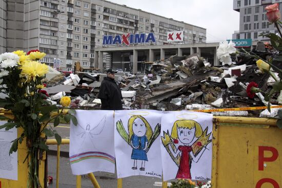 3rd section of supermarket roof collapses in Riga