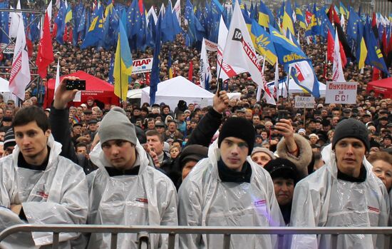 For a European Ukraine rally in Kiev