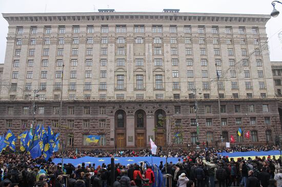 "For a European Ukraine" rally in Kiev