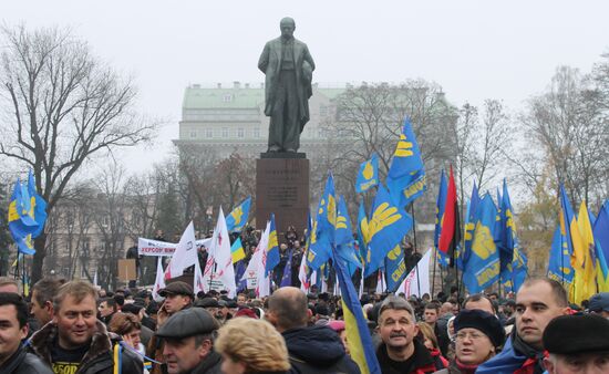 "For a European Ukraine" rally in Kiev