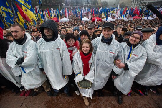 For a European Ukraine rally in Kiev