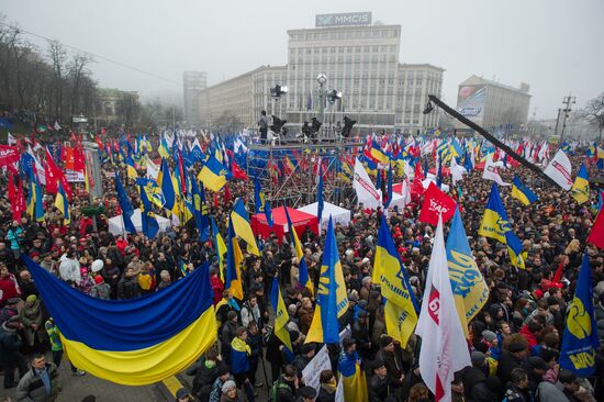 For a European Ukraine rally in Kiev