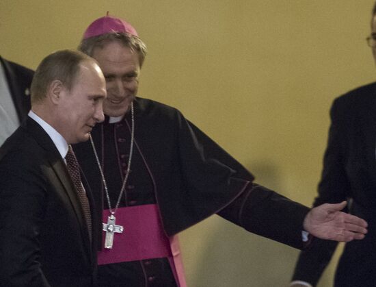 Vladimir Putin visits Vatican