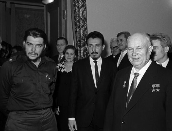 Che Guevara and Nikita Khrushchev