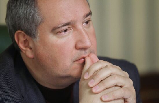 Dmitry Rogozin chairs meeting on supporting Russian aircraft industry
