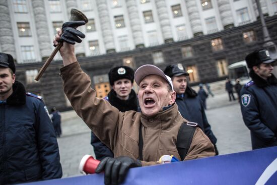 Riots in Ukraine after government refusal to join EU