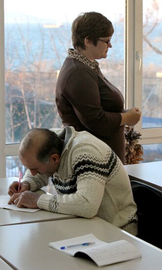 Migrants learn Russian at Far Eastern Federal University