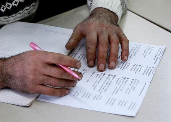 Migrants learn Russian at Far Eastern Federal University