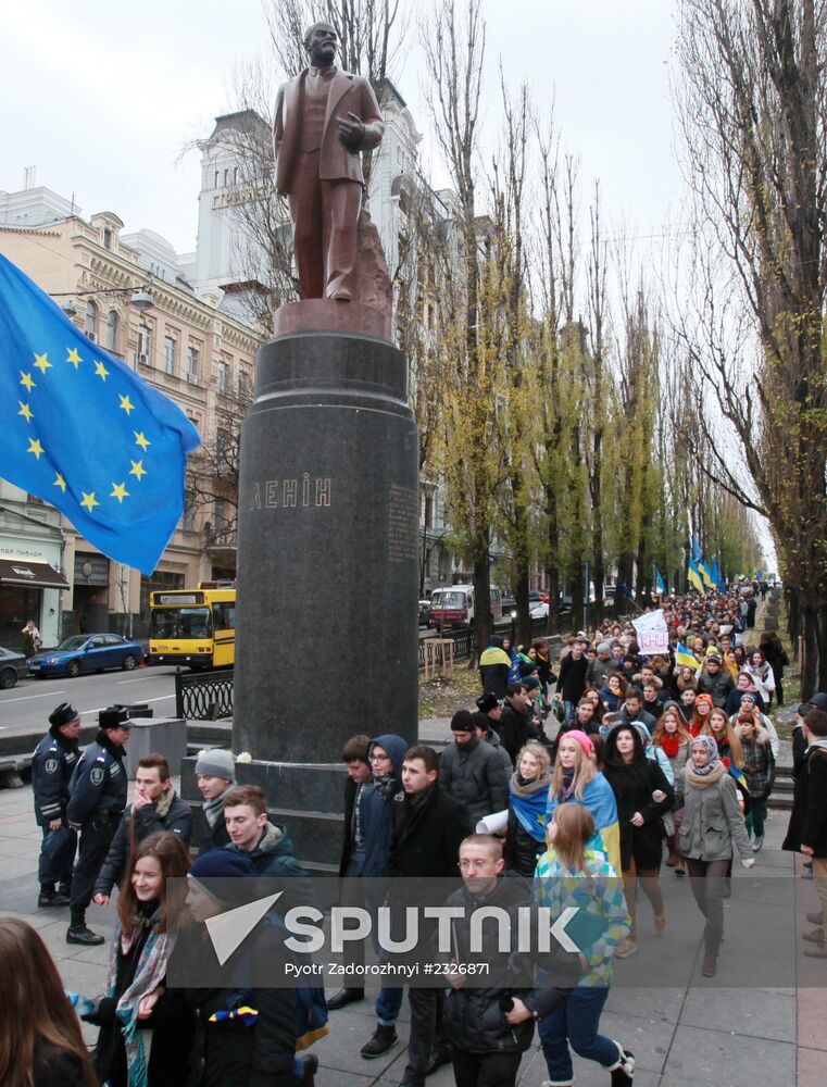 Riots in Ukraine after government refusal to join EU