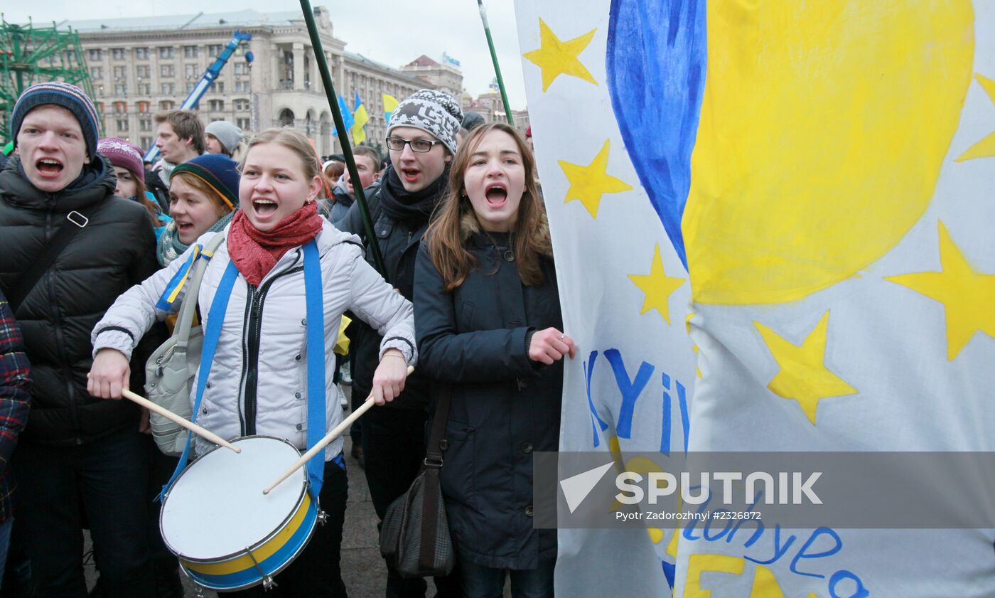 Riots in Ukraine after government refusal to join EU