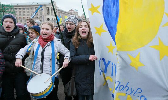 Riots in Ukraine after government refusal to join EU
